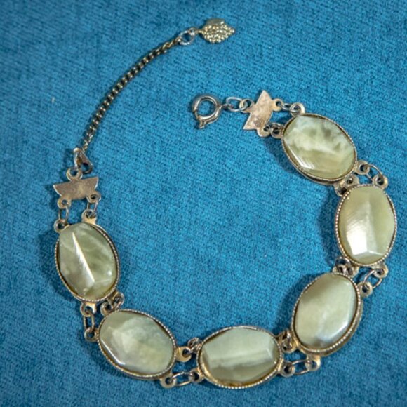 VINTAGE Green ONYX Faceted Marble Cabochon Bracelet - Picture 5 of 6